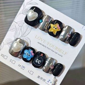 Handmade Cartoon Charm Nails🖤